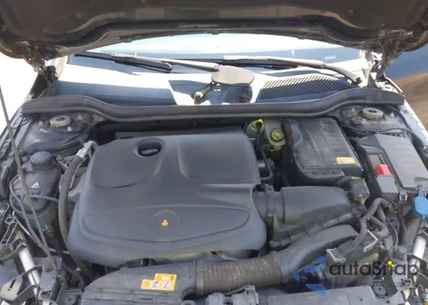 2014 Mercedes-Benz Cla 250 z USA, uszkodzony, nr VIN WDDSJ4EB8EN041970